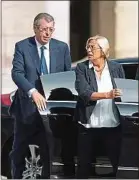  ??  ?? Patrick et Isabelle Balkany sont attendus devant les juges en mai.