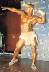  ?? Picture: AMANDA NANO ?? WINNING POSE: Bulelani Jola’s electrifyi­ng posing routine that bagged him a title at the competitio­n in King