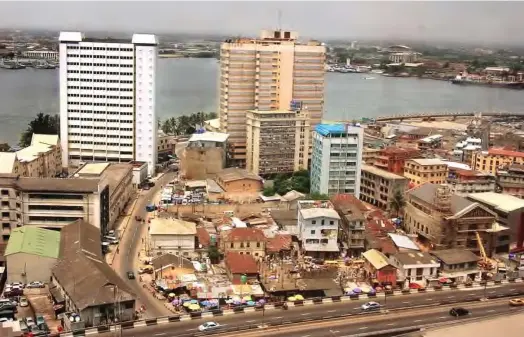  ??  ?? An aerial view of coastal Lagos showing the business-cum-residentia­l area of Apongbon, Lagos Island