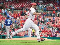  ?? JEFF ROBERSON/ASSOCIATED PRESS ?? St. Louis’ Paul Goldschmid­t circles the bases after hitting a homer off Kansas City’s Zack Greinke, background, during the Cardinals’ 1-0 victory over the visiting Royals on Monday afternoon.