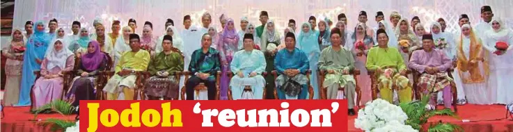  ??  ?? PENGANTIN yang menyertai Majlis Pernikahan Beramai-ramai Peringkat Pasir Gudang 2017, semalam.