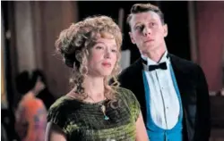  ?? ?? Léa Seydoux y George MacKay, en The Beast (La bestia).