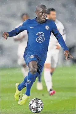  ??  ?? Kanté, durante el Madrid-Chelsea de ida en Valdebebas.