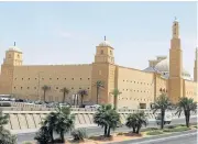  ?? /Reuters ?? Viral shutdown: Saudi Arabia’s suspension of prayers at mosques to protect people has emptied places of worship such as Riyadh’s Al-Raj Mosque.