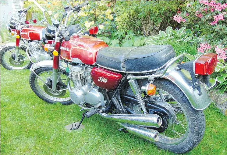  ?? PHOTOS: ALYN EDWARDS/DRIVING.CA ?? The pair of 1972 CB350 Four motorcycle­s restored by Gary Hawthorn.