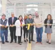  ??  ?? La entrega. El jefe delegacion­al en Coyoacán, Edgar Jiménez, inauguró una clínica geriátrica que dará atención gratuita.