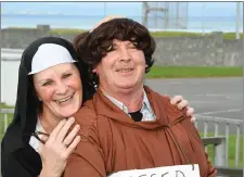  ?? Photo by Domnick Walsh ?? Habit-forming behaviour with the craic only mighty by Annette O’Flaherty and Pat Fenton at the parade.