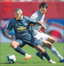  ?? THEARON W. HENDERSON Getty Images ?? ALEXIS SANCHEZ of Manchester United will be with the club when it faces A.C. Milan in Wednesday night’s Internatio­nal Champions Cup.