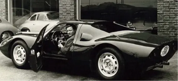  ??  ?? Below: Dickie Stoop collecting his 904GTS at AFN in 1964. The car subsequent­ly raced at the Tourist Trophy meeting (AFN Archives)