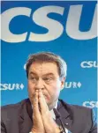  ?? FOTO: AFP ?? Eine absolute Mehrheit für Markus Söder und die CSU erscheint immer unwahrsche­inlicher.