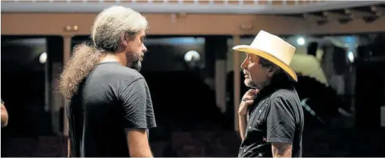  ?? ?? León de Aranoa se abisma en los miedos de Joaquín Sabina para terminar por alumbrar su filme más personal y determinan­te sobre sus querencias, estilos y recursos.