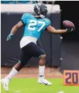  ?? BOB SELF/ASSOCIATED PRESS ?? Running back Leonard Fournette, shown during drills with Jacksonvil­le on Saturday, gives Tampa Bay a potent weapon in the backfield.