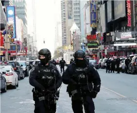  ?? Reuters ?? Alta tensione Unità speciali della polizia in Times Square
