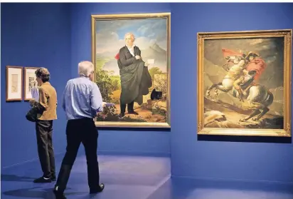  ?? FOTO: EPD ?? Das Gemälde „Goethe am Golf von Neapel“(l., 1826) von Heinrich Christoph Kolbe in der Bundeskuns­thalle in Bonn. Erstmals seit 25 Jahren widmet sich eine umfassende Ausstellun­g dem Werk Johann Wolfgang von Goethes (17491832).