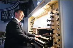  ?? FOTO: JENS KÖNIG ?? Theophil Heinke hat Vivaldis „Vier Jahreszeit­en“für Orgel, Violine und Cello bearbeitet.