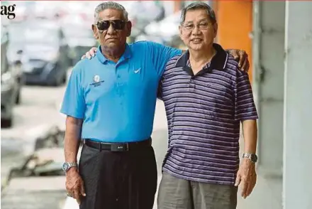  ?? RASHID PIC BY EFFENDY ?? Lim Chong Yaw (right) and Abd Rashid Abd Shukor have been friends for 46 years.