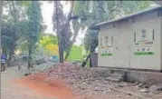  ?? HT ?? Situation near the SAFAR monitoring station on Wednesday. The BMC cleaned up constructi­on material in the area on Thursday.