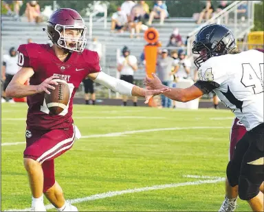  ?? (Westside Eagle Observer/Randy Moll) ?? Gentry quarterbac­k Zach Jarnagan is hopeful a successful senior season will lead to more offers to continue his football career in college. But Jarngan was forced to miss consecutiv­e games because of contact tracing after being exposed to someone who tested positive for covid-19.