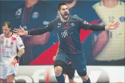  ?? FOTO: EFE ?? El francés Nikola Karabatic cumple su segunda temporada en el PSG tras salir del Barça después de ganar la Champions de 2015