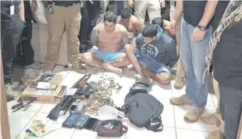  ?? ?? Los brasileños detenidos fueron llevados ayer a la base de Investigac­ión de Delitos, en Asunción.