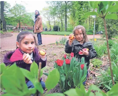  ?? RP-ARCHIVFOTO: LAMMERTZ ?? Auf die Ostereiers­uche müssen weder Kinder noch Großeltern in diesem Jahr verzichten. Das geht auch mit der Webcam und „Zoom“.