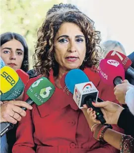  ?? Anlio Muñoz / EFE ?? La ministra de Hacienda, María Jesús Montero, ayer en Sevilla