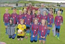  ??  ?? Lochgilphe­ad 2007s squad with ex-Rangers players Marvin Andrews and Alex Rae.