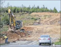  ?? JOE GIBBONS/THE TELEGRAM ?? The constructi­on site at the end of Kieley Drive in the Goulds on Wednesday afternoon.
