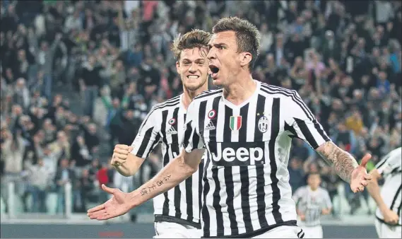  ?? FOTO: AP ?? Mandzukic puede salir de la Juve tras la llegada de Higuaín por 90 millones de euros y el Barça está atento a su situación, aunque en la lista azulgrana hay candidatos más jóvenes