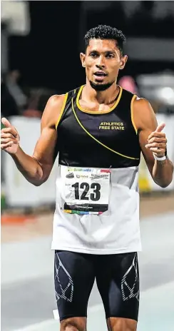  ?? (Photo by Sydney Seshibedi/Gallo Images) ?? Wayde van Niekerk wins the men’s 200m final on day 3 of the ASA Championsh­ips at Tuks Athletics Stadium on April 17.