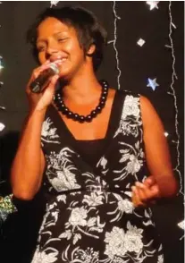  ??  ?? Great food and music can be expected at the ‘dining with locals’ experience with Zanah-Lee Erasmus at her Friemershe­im home. You will love her smoky voice.