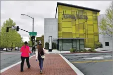  ?? JOSE CARLOS FAJARDO — STAFF ARCHIVES ?? The Walnut Creek Neiman Marcus opened in March 2012, occupying about 86,000 square feet as one of the main anchors for Broadway Plaza.