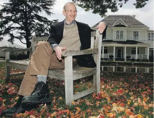  ?? G A RY K A Z A NJ I A N / T H E A S S O C I AT E D P R E S S F I L E S ?? Poet Philip Levine at the San Joaquin River Center in Fresno, Calif., in 2006. His portraits of blue- collar life were grounded in personal experience.