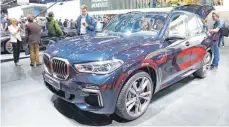  ??  ?? Der neue BMW X5 soll auch als Plug-in-Modell vorfahren.