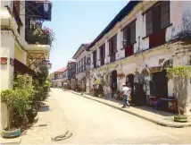  ??  ?? Crisologo street in Vigan’s Heritage Village.