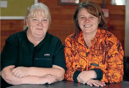  ?? LUKE KIRKEBY ?? Sisters Pauline and Helen Naylor are excited about the opportunit­ies of the Beezneez Lodge in Atiamuri.