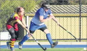  ??  ?? ON THE MOVE: Kaniva’s Sharon Williams leads Warracknab­eal’s Faye Johns in a race for the ball. Picture: SIMON KING