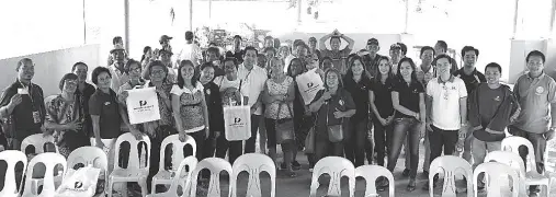  ??  ?? WISER electricit­y users. Barangay officials of Barangay Matina Crossing are now wiser electricit­y users after attending the Kuryentalk­s of Davao Light and Power Co., Inc. at the Barangay Hall in Matina Crossing.