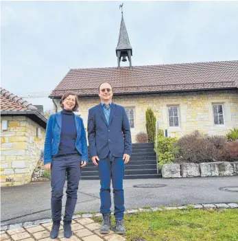  ?? FOTO: MASUCH ?? Zieht im Sommer nach Venedig: Das Neresheime­r Pfarrerehe­paar Gesine und Fabio Traversari.