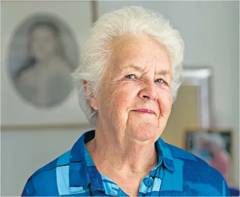  ??  ?? Wonderfull­y brassy: Stephanie Cole at home in London. Above right, with David Jason in Still Open All Hours