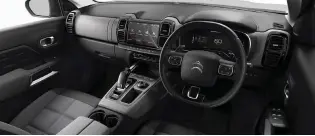  ?? ?? Citroën C5 Aircross’ cabin shines when it comes to comfort and space. The horizontal lines of the dashboard subtly incorporat­e a range of useful technologi­es, such as an 8-inch touchscree­n and 12.3-inch digital cluster