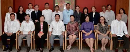  ??  ?? BSP Governor Amando M. Tetangco Jr. and officials of other government agencies approved the consultati­on draft of the National Strategy for Financial Inclusion. Seated (from left) are BSP Deputy Governor Nestor A. Espenilla Jr., National Economic...