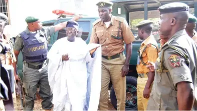  ?? Photo: NAN ?? Former Governor of Plateau, Sen. Jonah Jang being led to the court by prisons officials during his appearance for an alleged N6.3 billion corruption charges filed by the EFCC in Jos yesterday