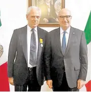  ?? /CORTESÍA ?? Marco Tronchetti (izq), vicepresid­ente de Pirelli y José Abud (der), embajador de México en italia