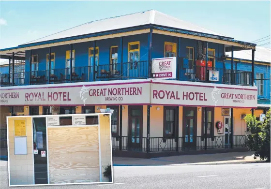  ?? Pictures: ALIX SWEENEY ?? The Royal Hotel was the scene of a horror armed robbery on Saturday night. INSET: Damage to the hotel entrance.