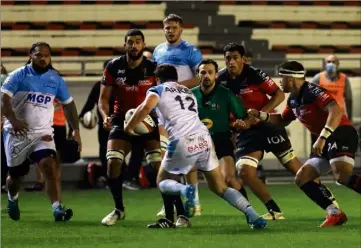  ?? (Photos Laurent Martinat) ?? Malgré toutes les absences, les Toulonnais ont mis les ingrédient­s en début de match. Mais ça n’a pas suffi pour se sortir du piège bayonnais.