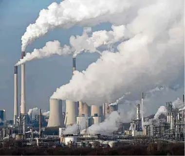  ?? Foto: AP ?? Mit ESG-Standards will die EU eine Welle an Investitio­nen in eine CO2-arme Wirtschaft auslösen: Davon profitiere­n will auch der Finanzplat­z Luxemburg.