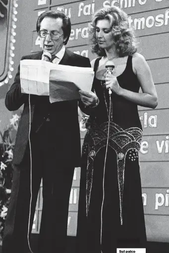  ?? FOTO ANSA ?? Sul palco Insieme a Mike Bongiorno ha condotto Sanremo nel 1979 “lui era un po’ permaloso”