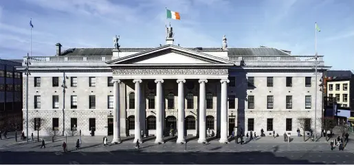  ??  ?? Flying the flag: the GPO in O’Connell Street