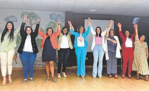  ?? ?? Las integrante­s de la candidatur­a en el acto de presentaci­ón de la lista del PP en Noalejo, en Jaén // ABC